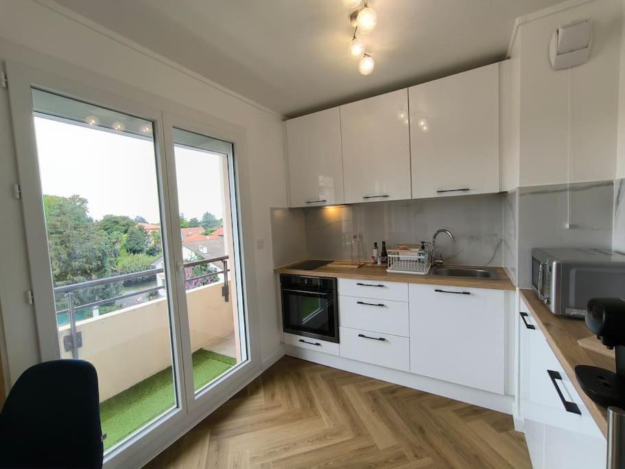 Agreable Chantilly Avec Balcon Et Parking Securise Apartment *